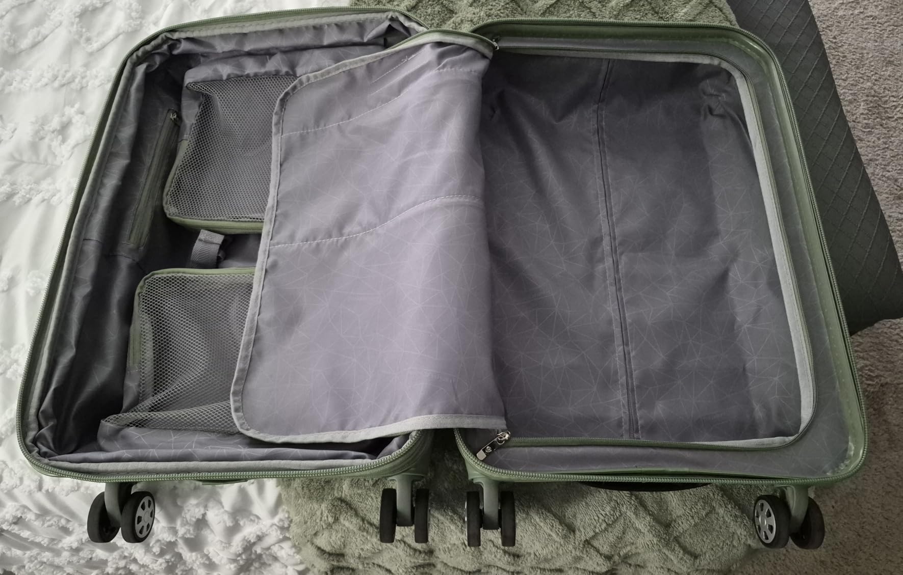 Traveler's Choice Pagosa Hardshell Expandable Luggage with Spinner Wheels, Black, 22-Inch Carry-on customer photo 2