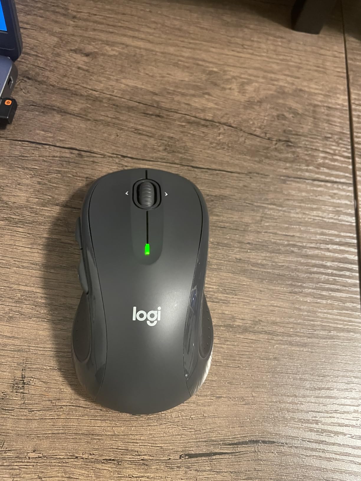 Logitech M510 Wireless Mouse, 2.4 GHz with USB Unifying Receiver, 1000 DPI Laser-Grade Tracking, 7-Buttons, 24-Months Battery Life, PC/Mac/Laptop - Graphite customer photo 1