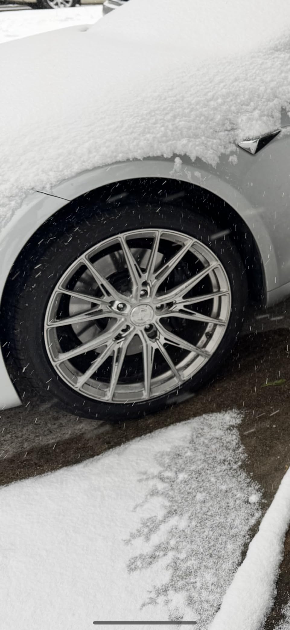 GOODYEAR Eag F1 Asym A/S ROF 245/40R20 95V SL VSB customer photo 1