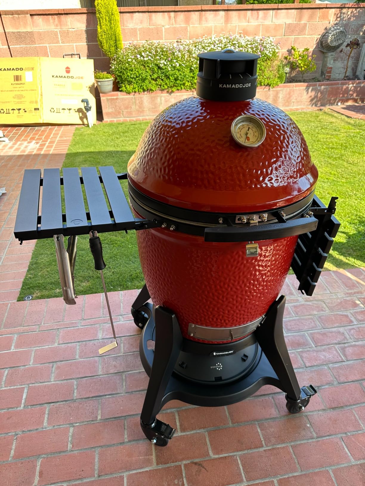 Kamado Joe Classic Joe Series III 18-inch Charcoal Grill and Smoker with Cart, Side Shelves, 3 Tier Cooking System, Stainless Steel Cooking Grates, Model KJ15040921 customer photo 1