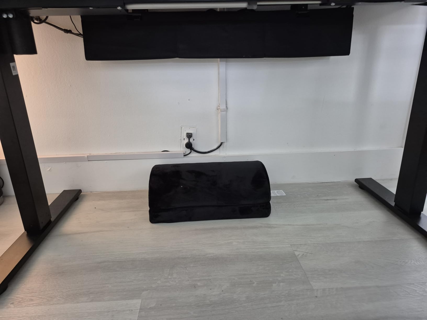 ComfiLife Foot Rest for Under Desk at Work - Adjustable Height Memory Foam Foot Stool for Office Chair & Gaming Chair - Ergonomic Footrest customer photo 2