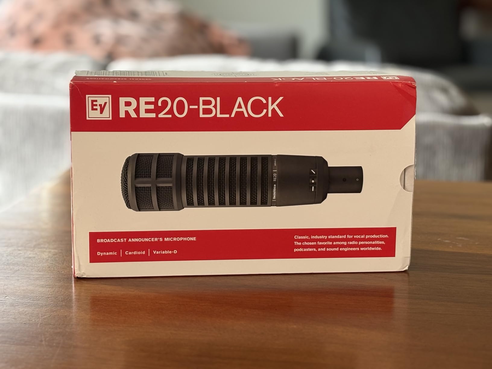Electro-Voice RE20-BLACK Dynamic Broadcast Announcer Microphone, Black customer photo 1