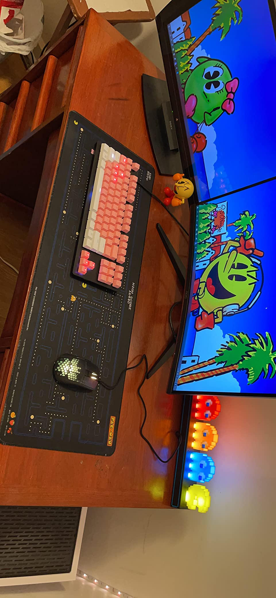Paladone Retro Pac Man Large Gaming Mouse Pad for Desk Keyboard Mousepad Non-Slip customer photo 2
