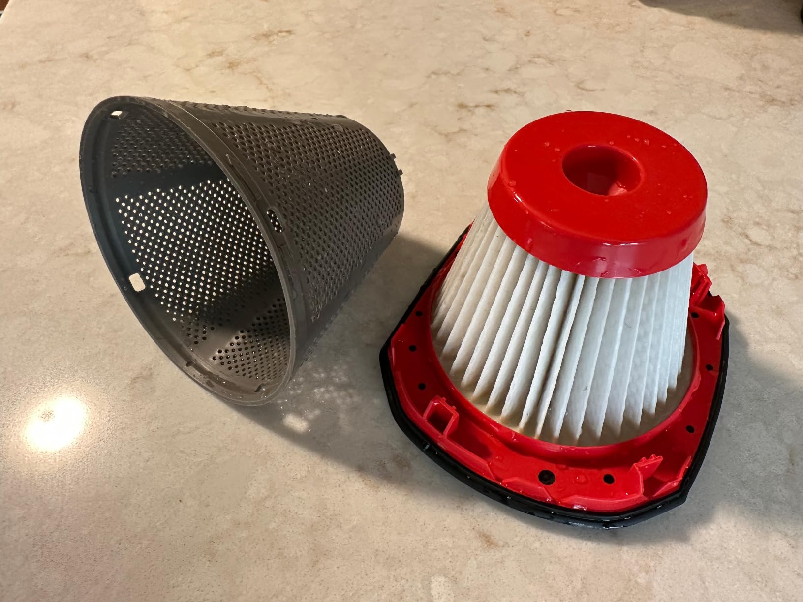 CRAFTSMAN V20 Cordless Hand Vacuum, 45 CFM, 2 Stage Filtration System with Filter, Battery and Charger Included (CMCVH001C1) customer photo 1