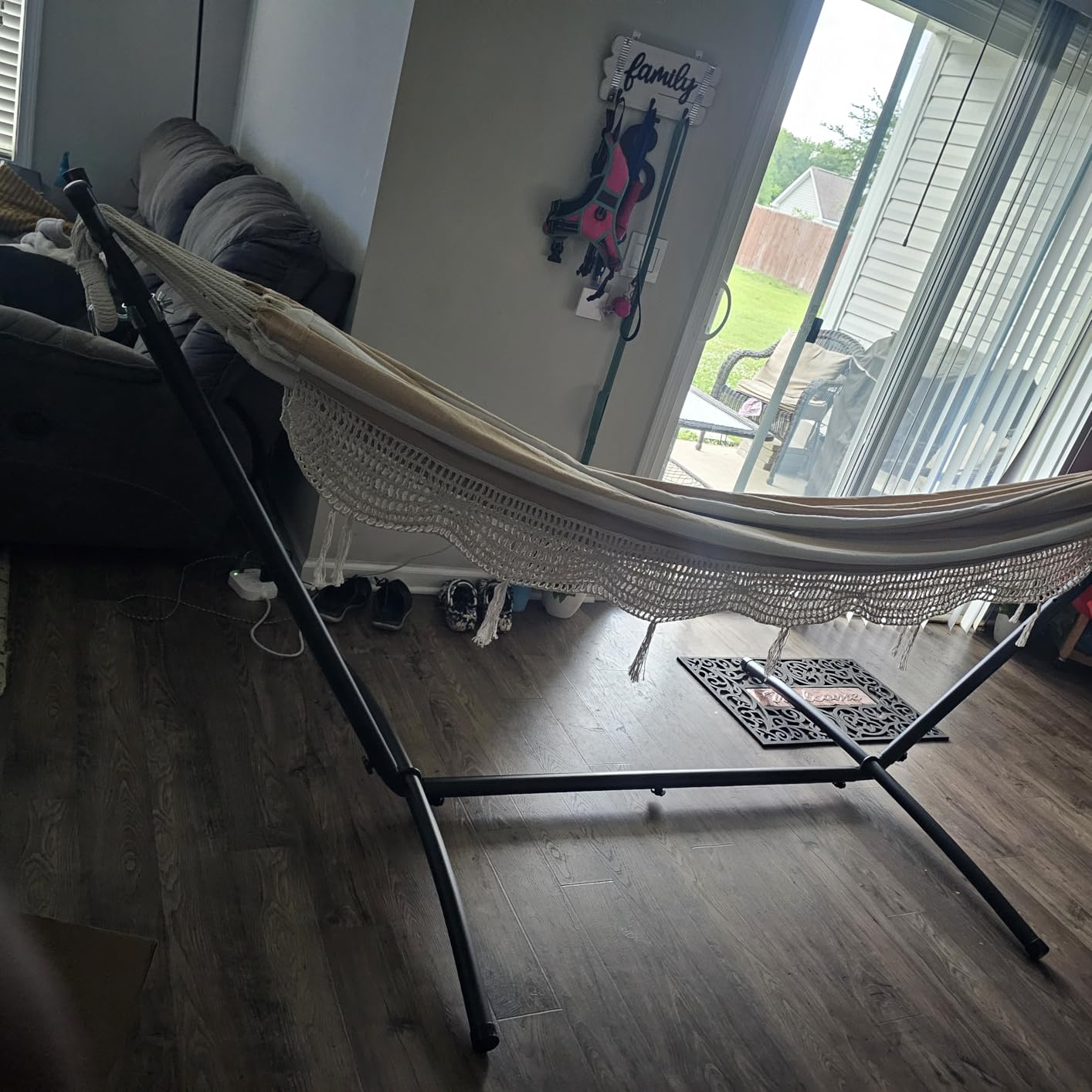 Amazon Basics Double Hammock with 9-Foot Space Saving Steel Stand and Carrying Case, 2 Person, 450 lb Capacity, Beige Stripe with Lace, 110