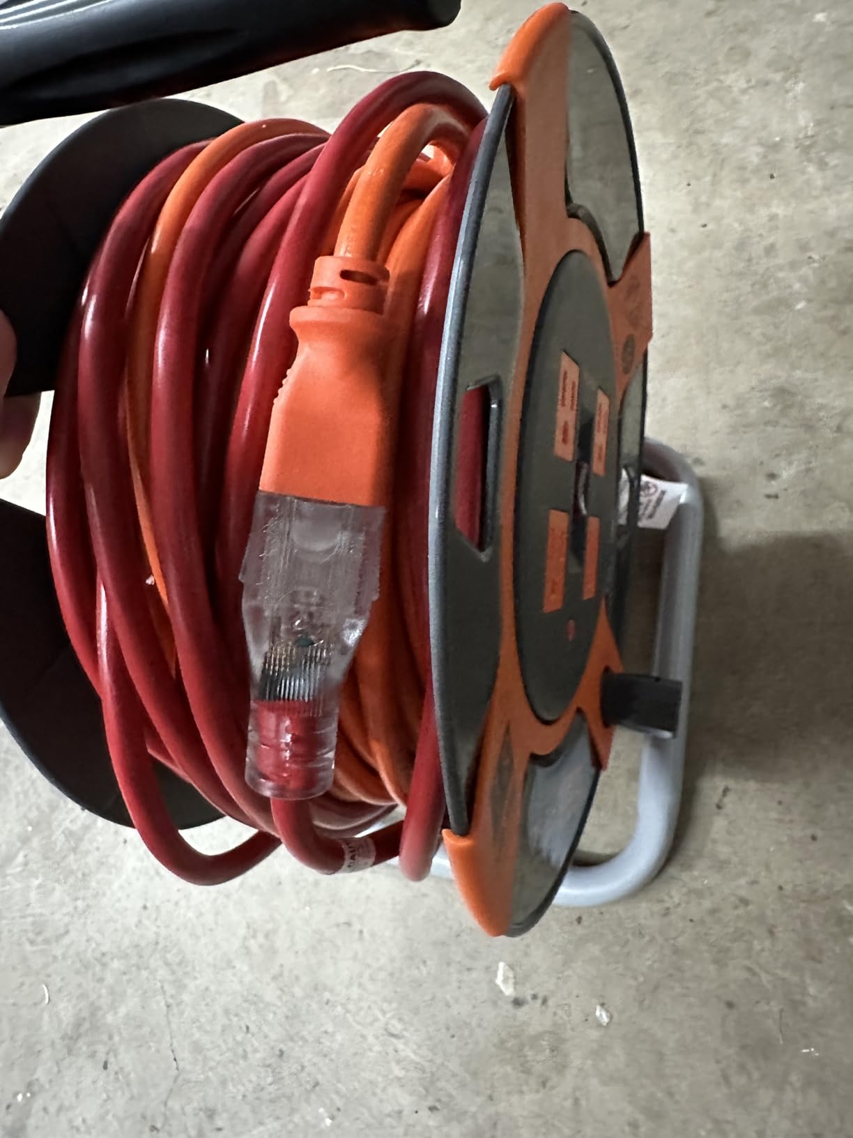 BLACK+DECKER 50 Ft. Retractable Extension Cord Reel With 4 Outlets, Multi-Plug Extension, Easy Handle Rewind & Heavy-Duty 14AWG SJTW Cable customer photo 1