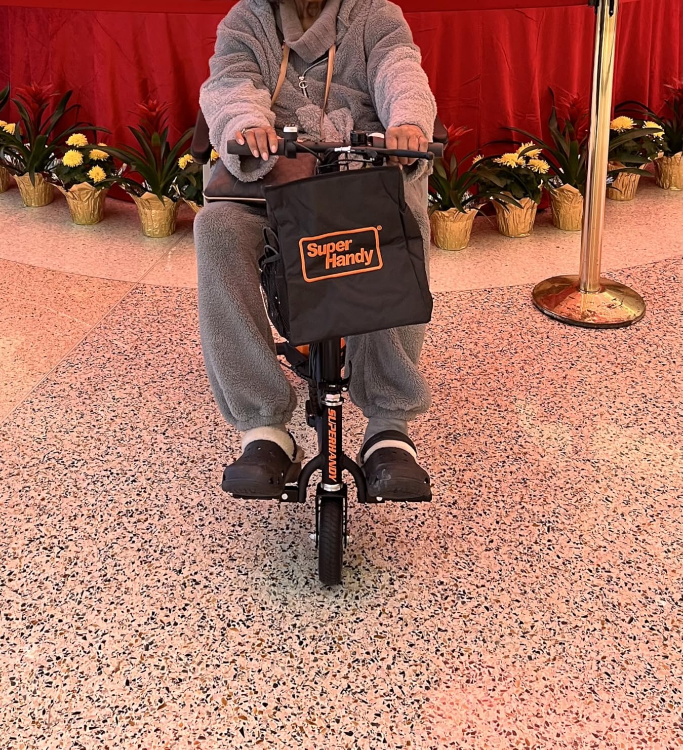 SuperHandy Passport Mobility Scooter for Adults - Foldable, 3 Wheel, Airline Travel Friendly - 13 Mile Range, Includes 2 Removable 44.4V Lithium-ion Batteries & Charger (275 Lbs) customer photo 2