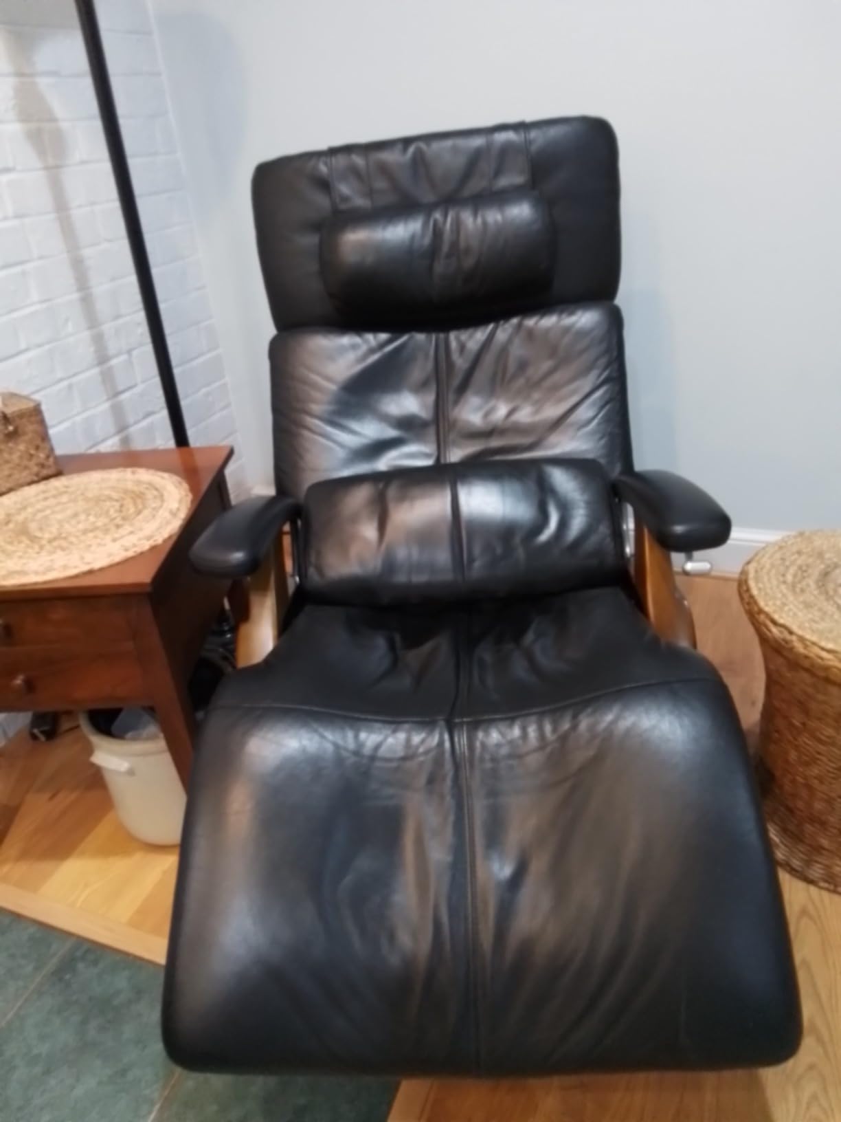 Human Touch Perfect Chair PC-350 Power Recliner - Zero Gravity Electric Chair for Adults, Breathable Top Grain Leather, Lumbar Support, Living Room & Home Office, Dark Walnut Espresso, 3-Year Warranty customer photo 2