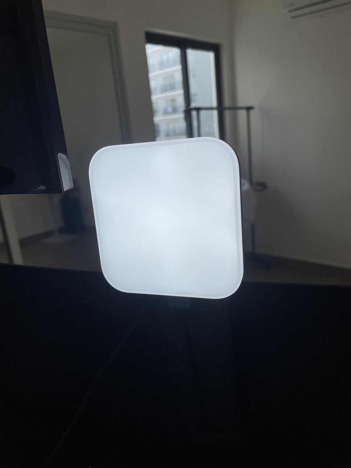 Logitech for Creators Litra Glow Premium LED Streaming Light with TrueSoft - Computer lighting for video conferencing, Zoom meetings, with adjustable mount and desktop app control for PC/Mac - Graphite customer photo 1