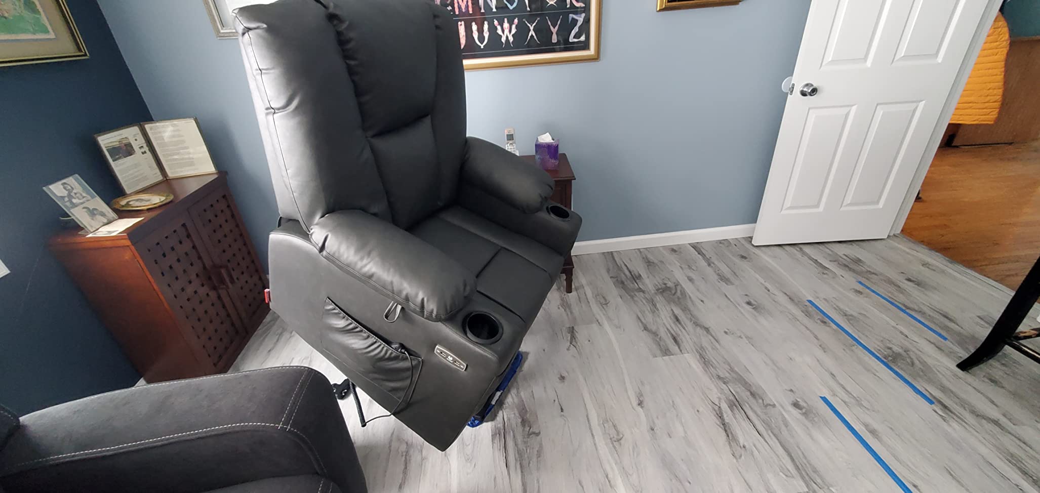 MCombo Power Lift Recliner Chair Sofa with Extended Footrest, 3 Positions, Hand Remote Control, 2 Cup Holders, USB Ports customer photo 1