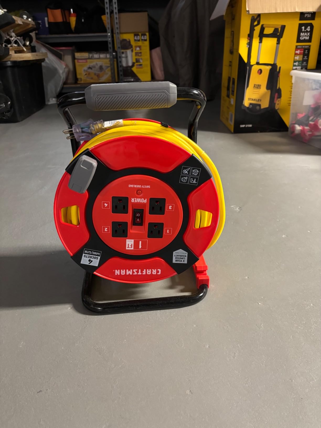 CRAFTSMAN 100 Ft. Retractable Extension Cord Reel With 4 Outlets & Heavy Duty 14AWG SJTW Cable customer photo 1