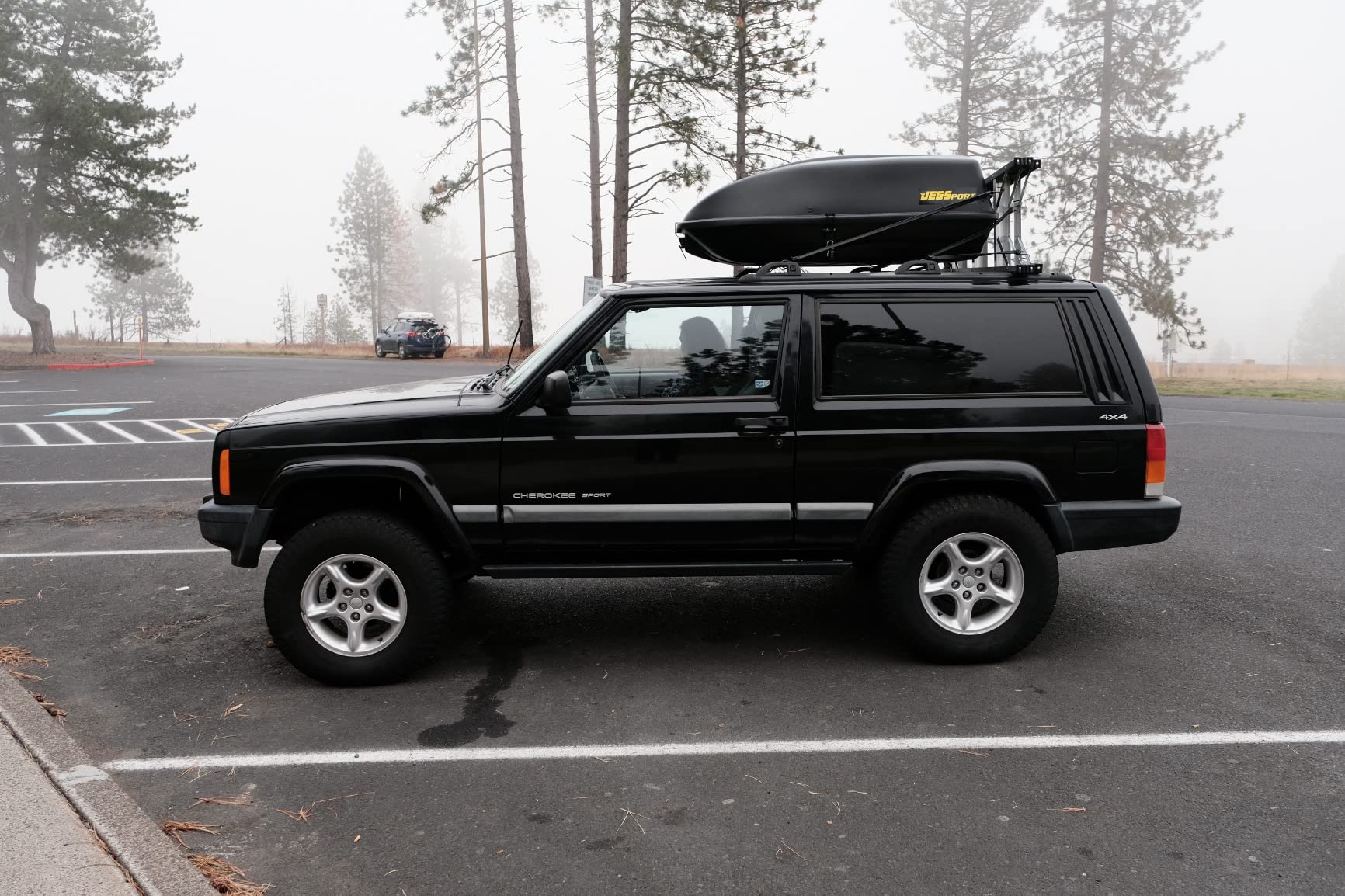 JEGS Rooftop Cargo Carrier for Car Storage - Large Roof Rack Cargo Carrier - Front Hinge/Rear Lock - Rear Opening Weatherproof Storage - Made in USA - 18 Cubic Ft - 110 Lb Capacity - Aero Design customer photo 1