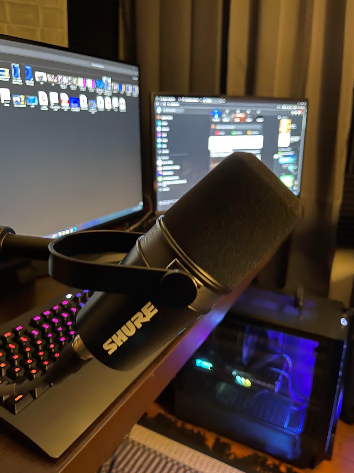 Shure MV7X XLR Dynamic Microphone - Voice-Isolating Cardioid Mic for Podcasting customer photo 2