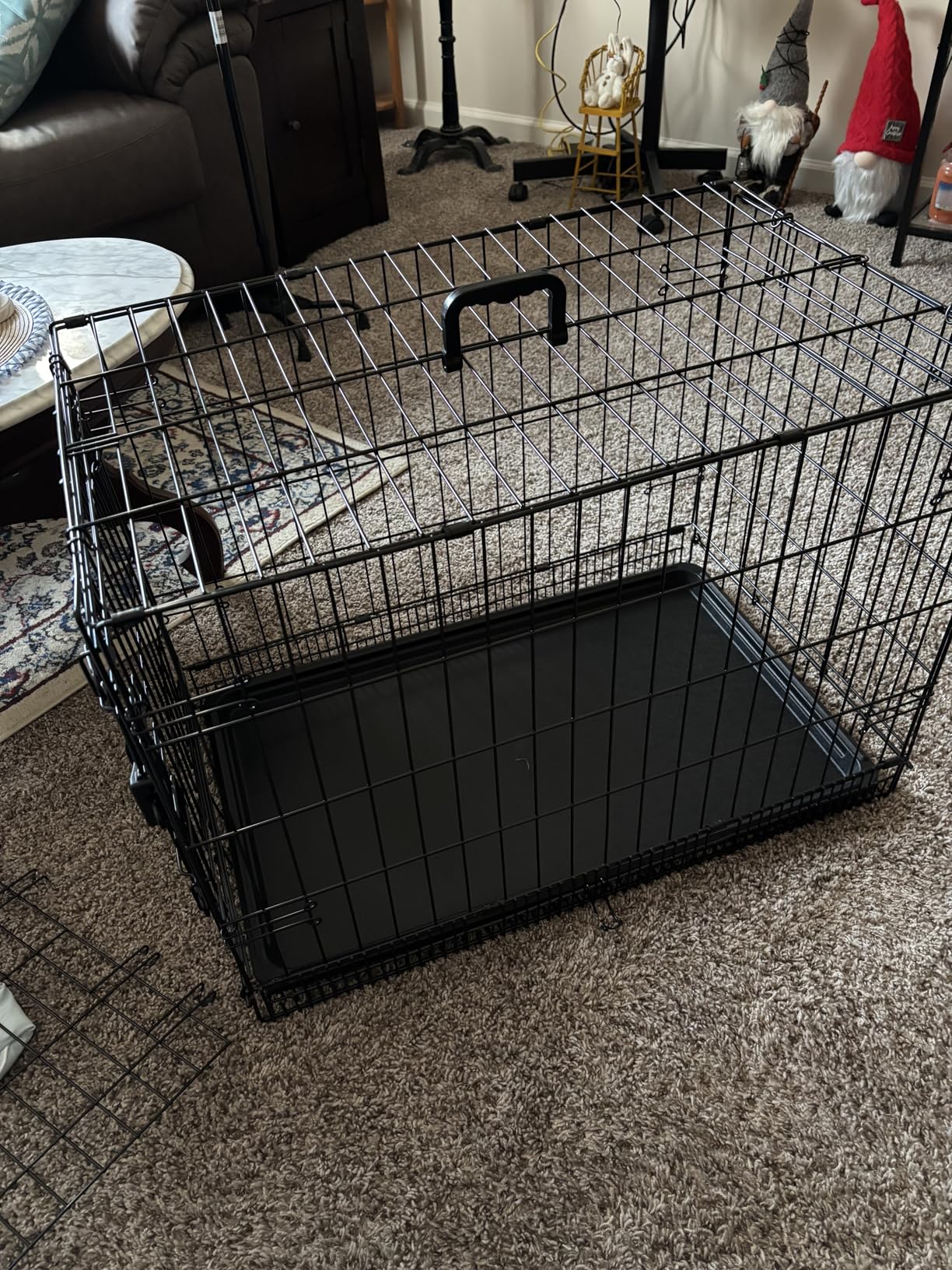 Amazon Basics Portable, Foldable Metal Wire Dog Crate with Removable Tray, Divider Panel, Easy to Assemble, for Large Dogs, 48 x 30 x 32.5 in customer photo 2