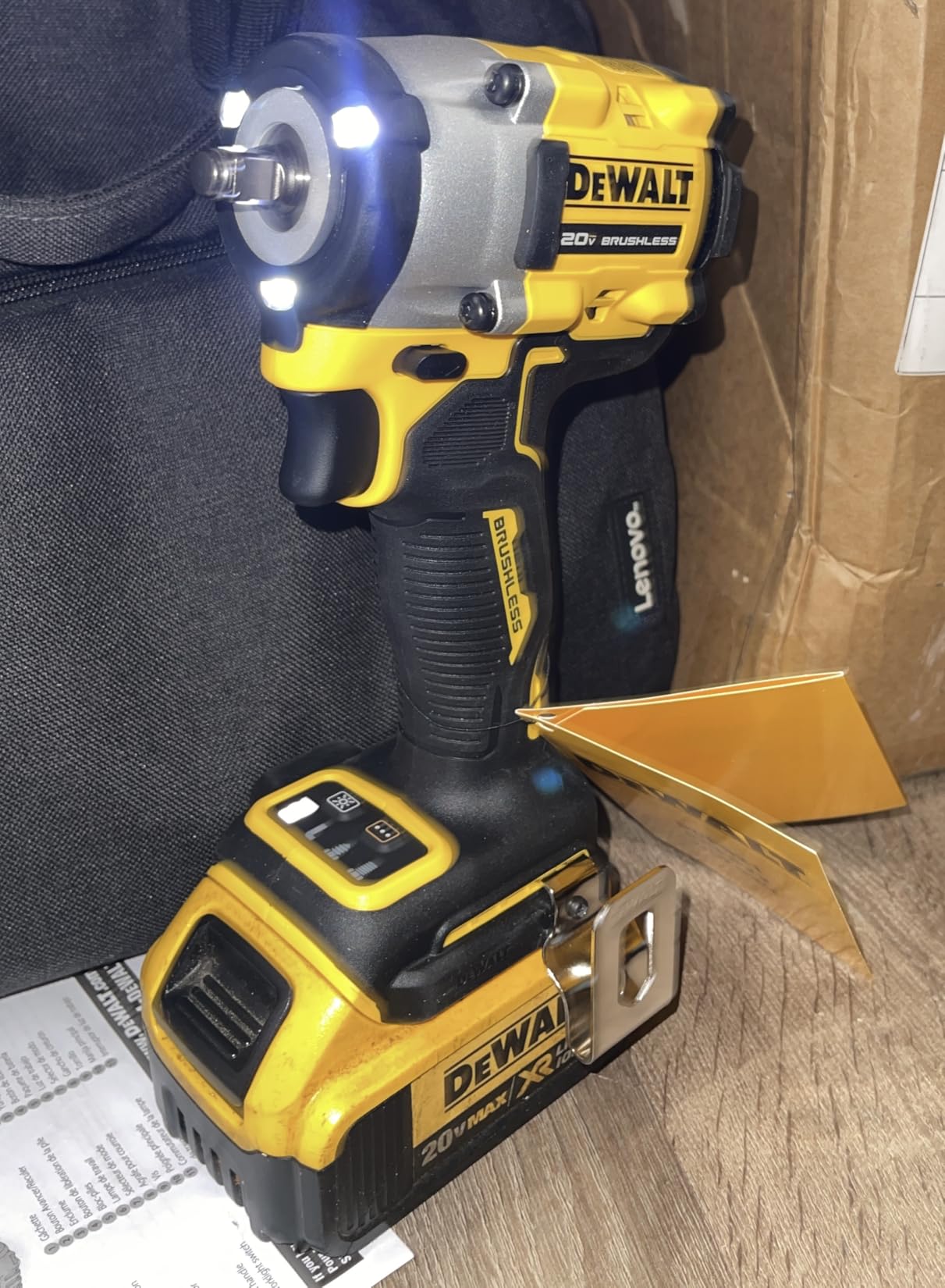 DEWALT ATOMIC 20V MAX* 3/8 in. Cordless Impact Wrench with Hog Ring Anvil (Tool Only) (DCF923B) customer photo 2
