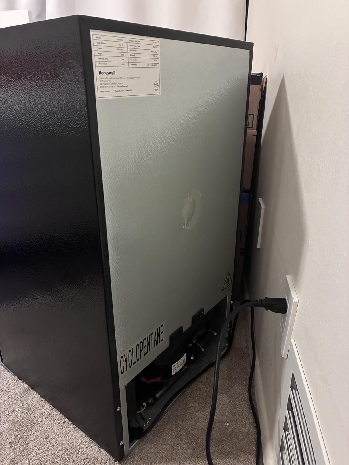 Honeywell Beverage Refrigerator and Cooler, 116 Can Mini Fridge with Glass Door for Soda Beer or Wine for Office or Bar with Adjustable Removable Shelving, Commercial Grade customer photo 2