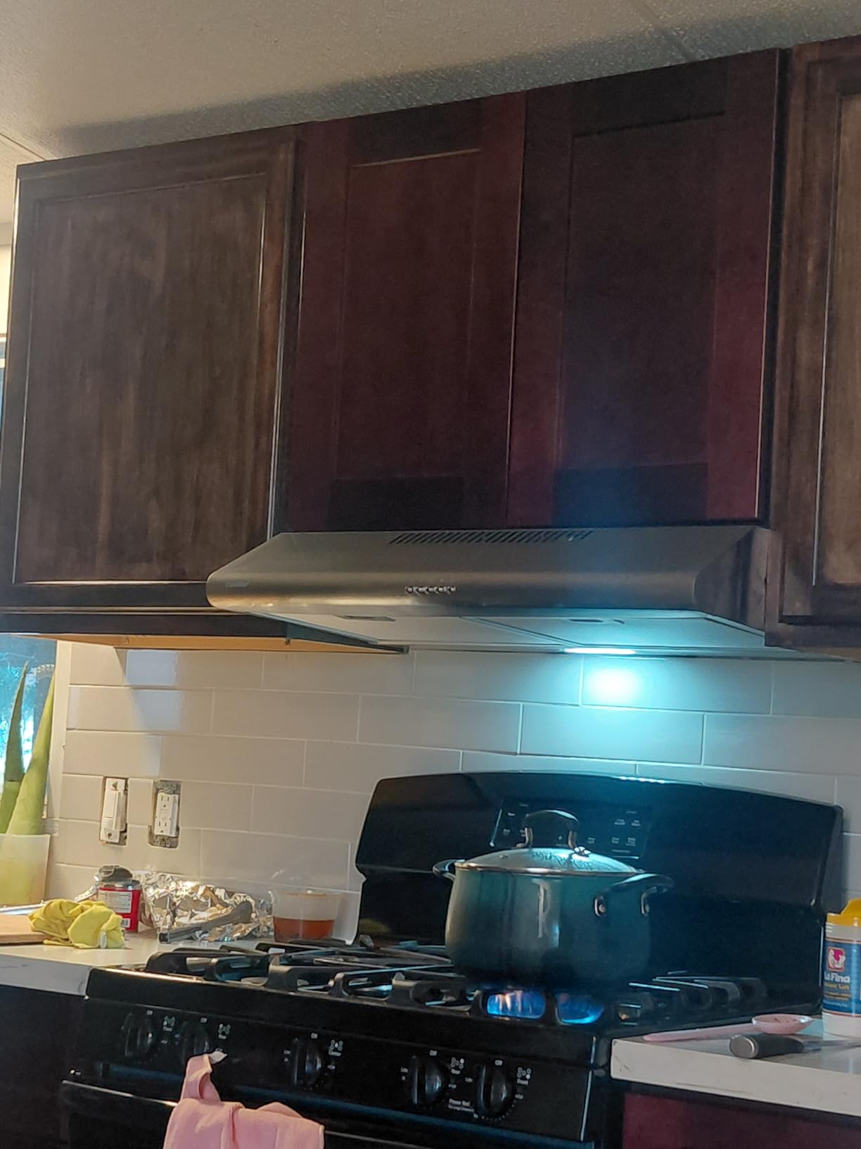 COMFEE' CVU30W4AST 30 inch Under Cabinet Ducted/Ductless Convertible Slim Stainless Steel Kitchen Range Hood, 3 Speed Exhaust Fan, 1 LED Light customer photo 1