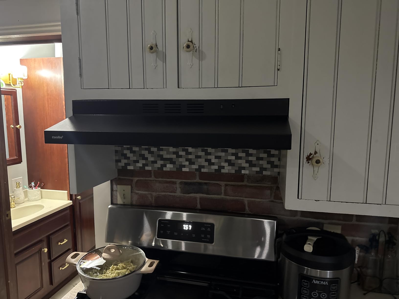COMFEE' CVU30W4AST 30 inch Under Cabinet Ducted/Ductless Convertible Slim Stainless Steel Kitchen Range Hood, 3 Speed Exhaust Fan, 1 LED Light customer photo 2