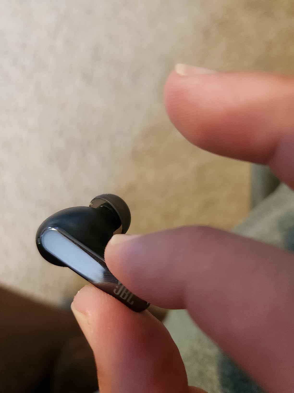 JBL Live Pro 2 - True Wireless Noise Cancelling Earbuds, up to 40 Hours of Playback with Wireless Charging, 6 mics for Perfect Calls, Touch & Voice Control, IPX5 Water Resistant (Black) customer photo 1