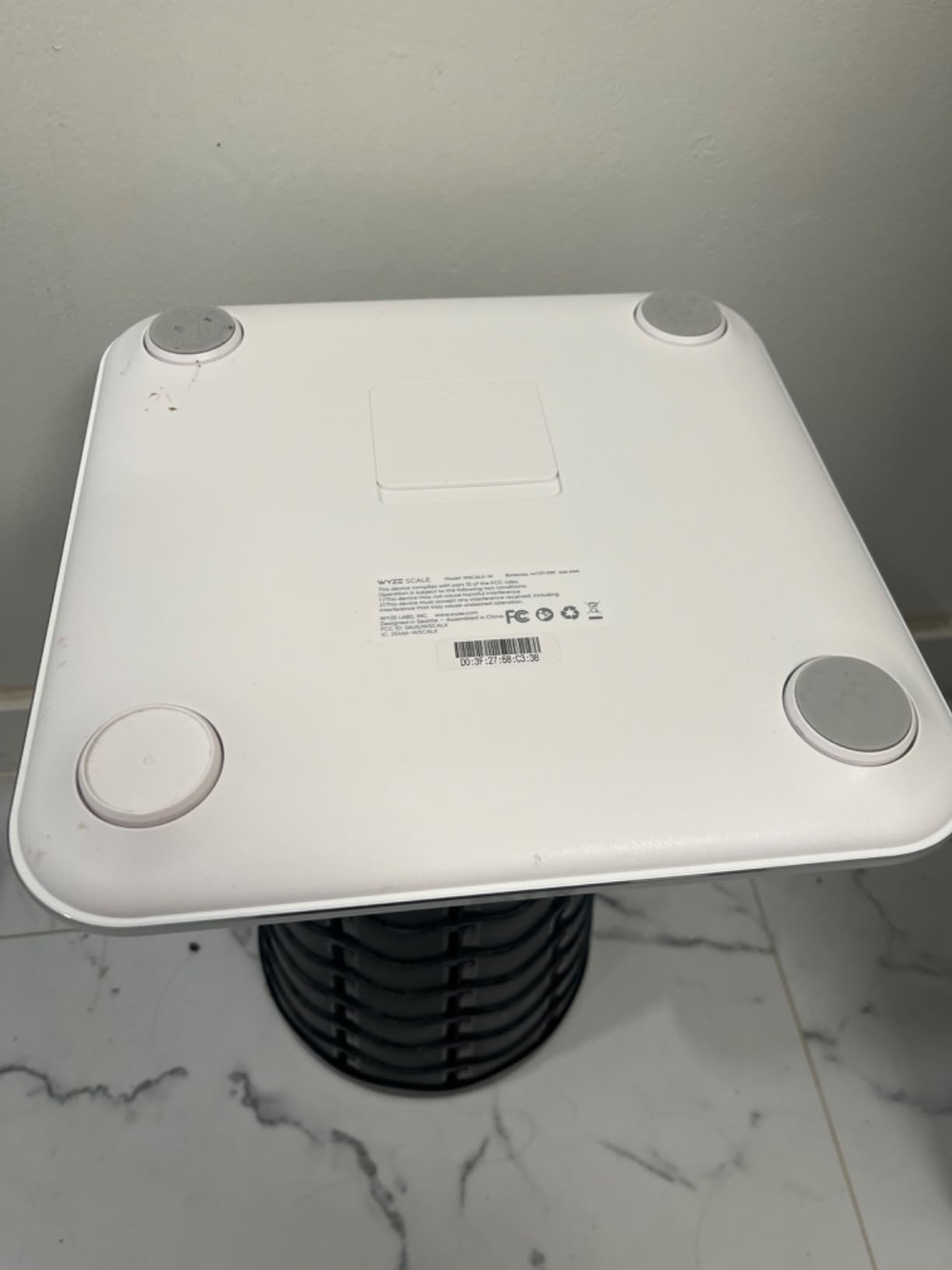 Wyze Scale X - Digital Bathroom Scale for Body Weight, BMI, Body Fat, Muscle Mass, Heart Rate Monitor | Sync with Health Apps | for People, Baby & Pet, 400 lbs (Black) customer photo 2