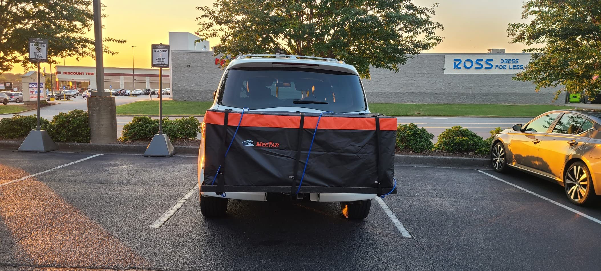 MeeFar Rooftop Cargo Carrier Car Roof Bag 21 Cubic Feet 100% Waterproof Car Top Carrier, Fits All Vehicle with/Without Rack, Include Anti-Slip Mat, 10 Reinforced Straps, 6 Door Hooks, Luggage Lock customer photo 1