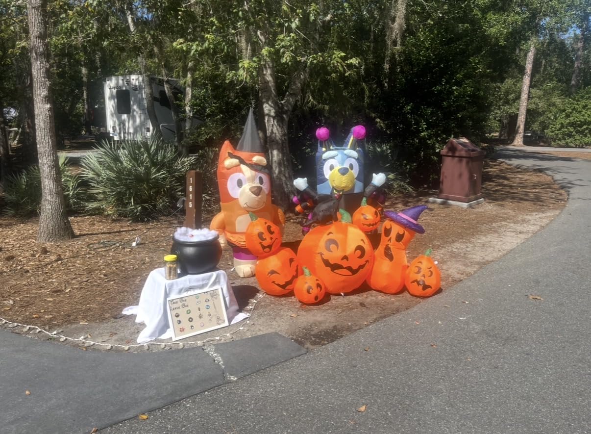Joiedomi 6 FT Long Halloween Inflatable Outdoor Decorations, Pumpkin Blow Up Yard Decorations, 7 Pcs Inflatable Pumpkin for Outside with Witch's Cat with Build-in LEDs for Halloween Decor customer photo 1