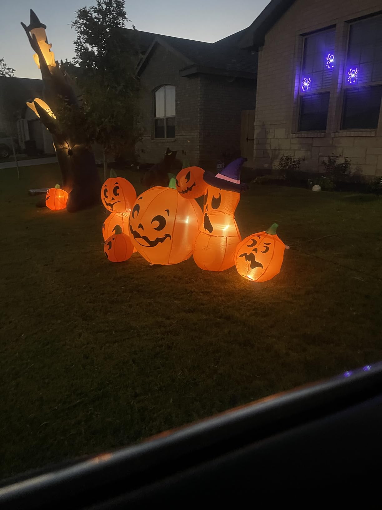Joiedomi 6 FT Long Halloween Inflatable Outdoor Decorations, Pumpkin Blow Up Yard Decorations, 7 Pcs Inflatable Pumpkin for Outside with Witch's Cat with Build-in LEDs for Halloween Decor customer photo 2