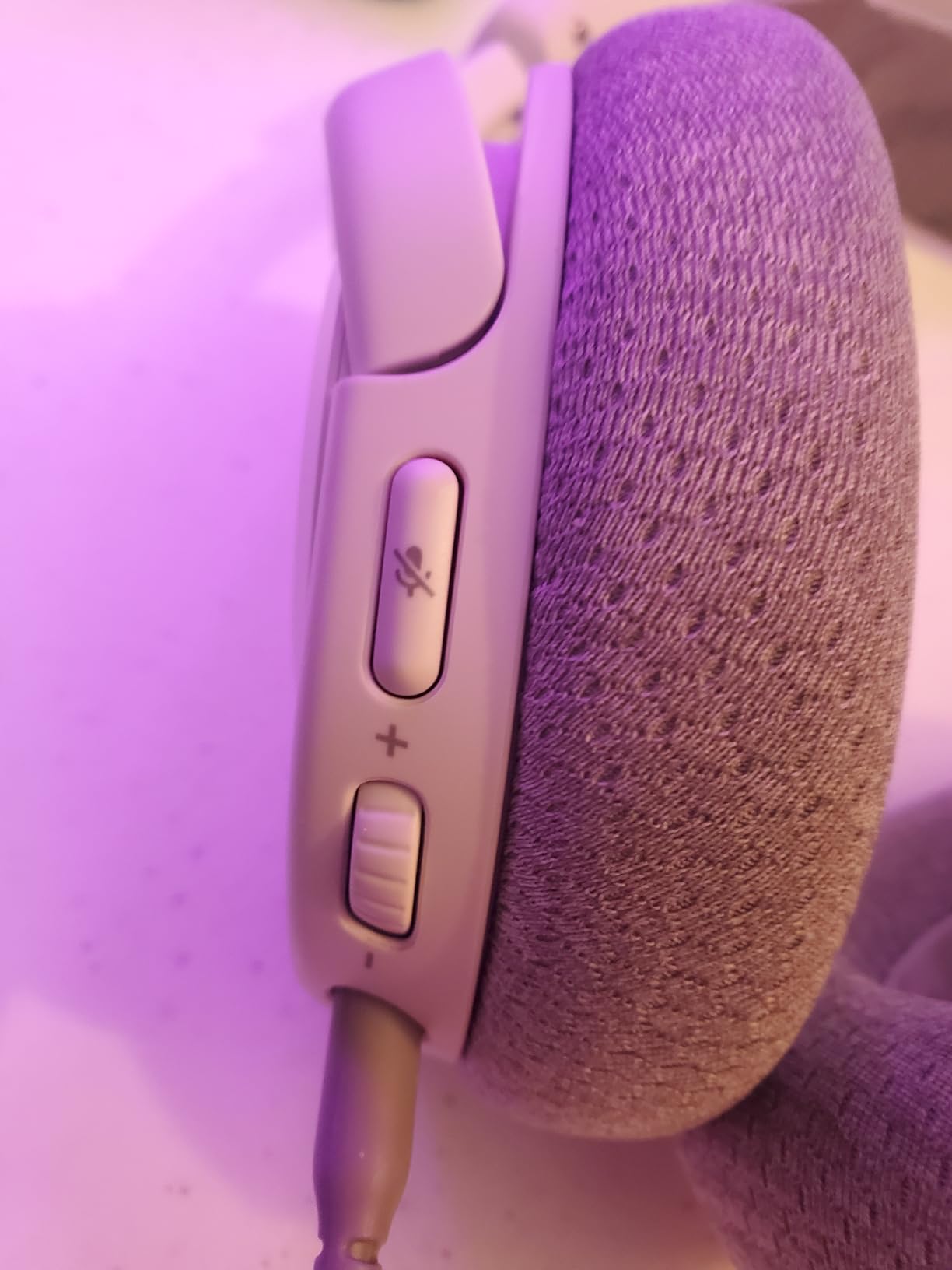 SteelSeries Arctis Nova 1P Multi-System Gaming Headset - Hi-Fi Drivers - 360 Spatial Audio - Comfort Design - Durable - Lightweight - Noise-Cancelling Mic - PS5/PS4, PC, Xbox, Switch - White customer photo 2