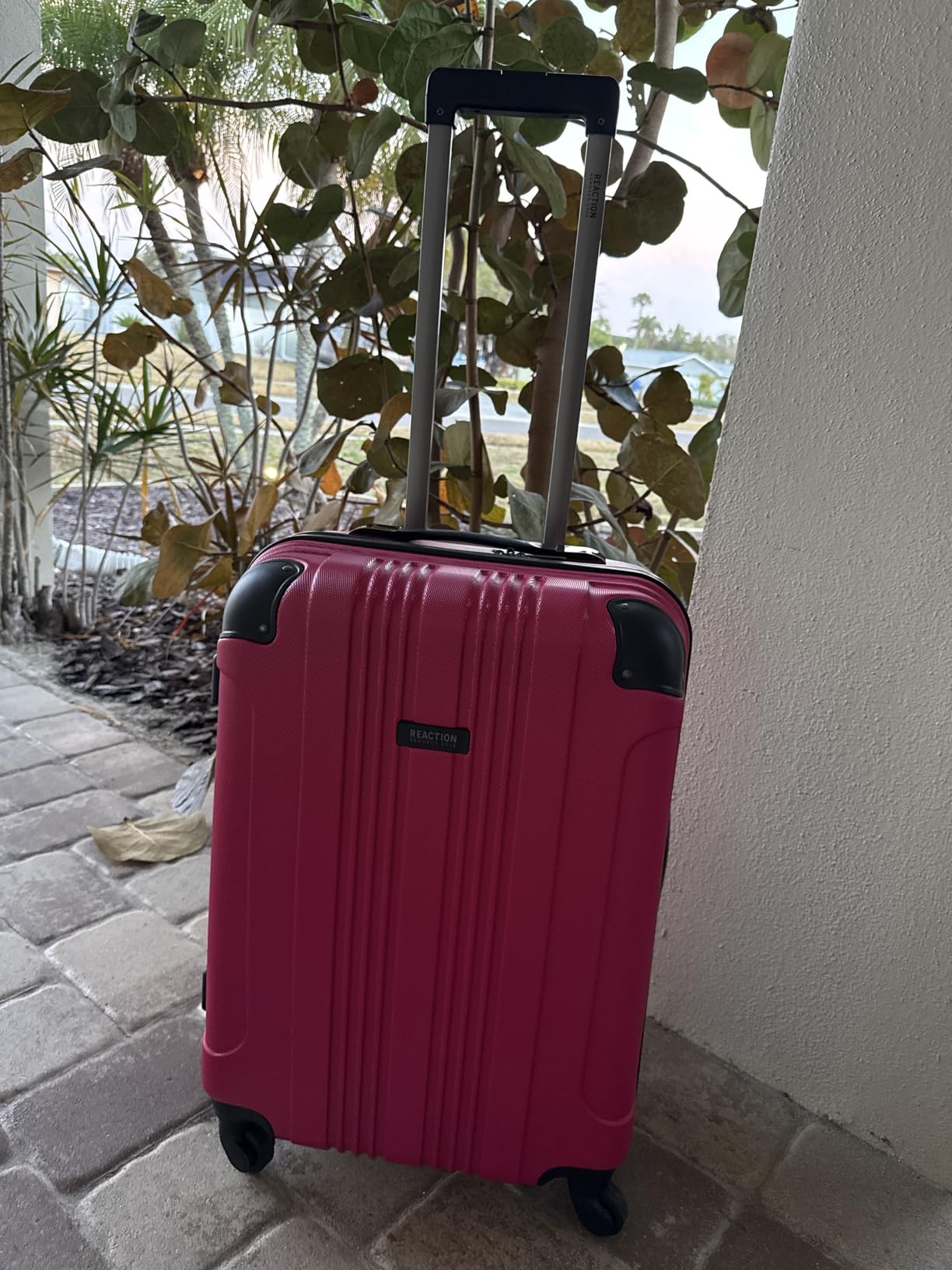 Out of Bounds Lightweight Hardshell 4-Wheel Spinner Luggage, Granite Blue, 28-Inch Checked customer photo 1