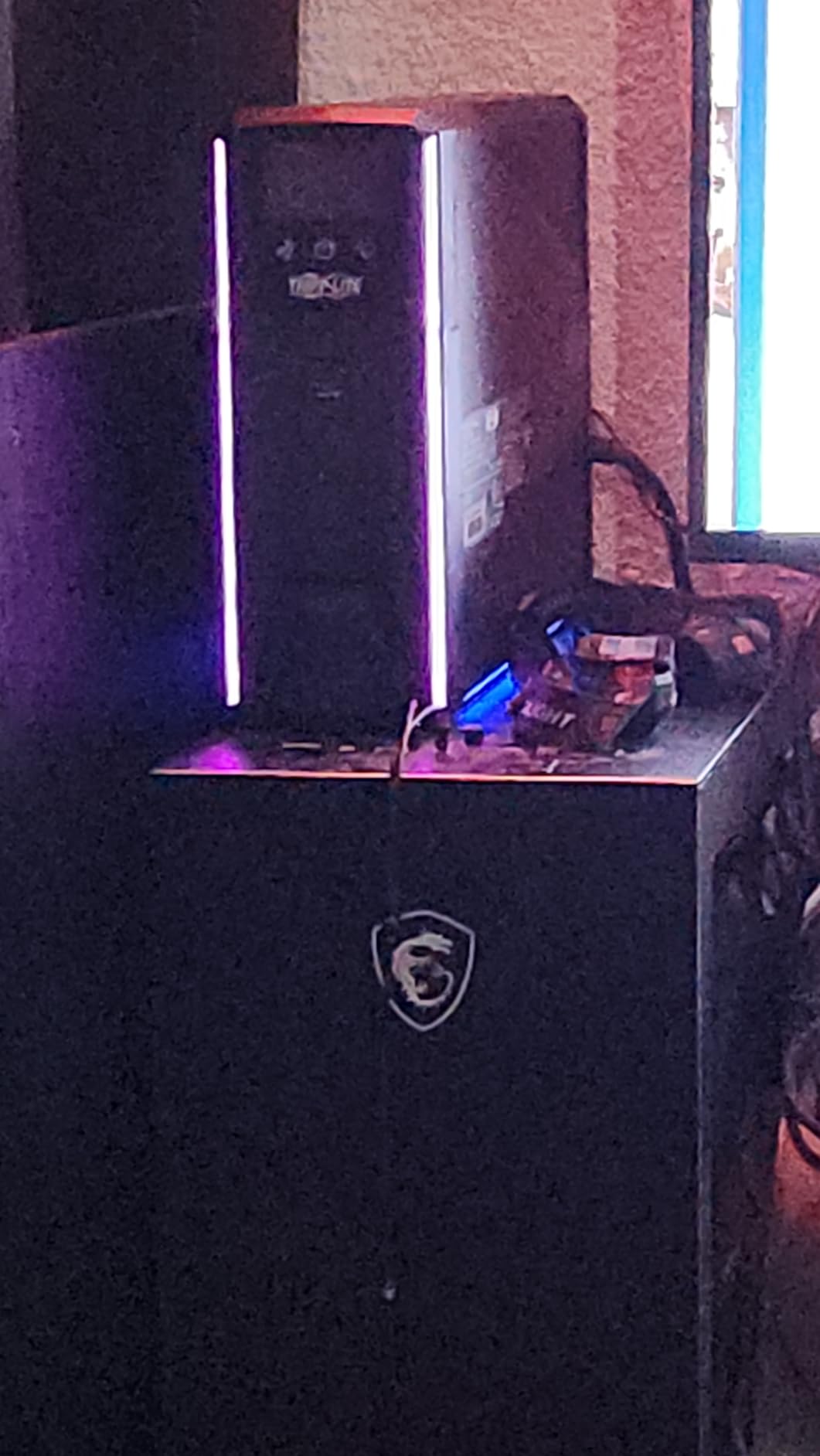 Tripp Lite Pure Sine Wave Gaming UPS Battery Backup, 1200VA 720W 120V, Detachable LCD, Automatic Voltage Regulation, USB, RGB LED Lights, 3-Year Warranty & $250K Insurance (SMART1200PSGLCD) customer photo 2
