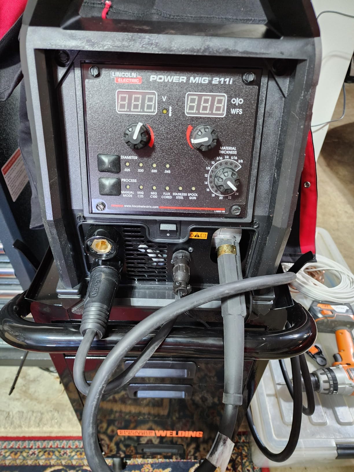 Lincoln Electric Power MIG 211i MIG Welder - Dual-Voltage 120/230 V, 20-211 A Output, Flux-Cored Ready, Portable 41 lb Machine customer photo 2