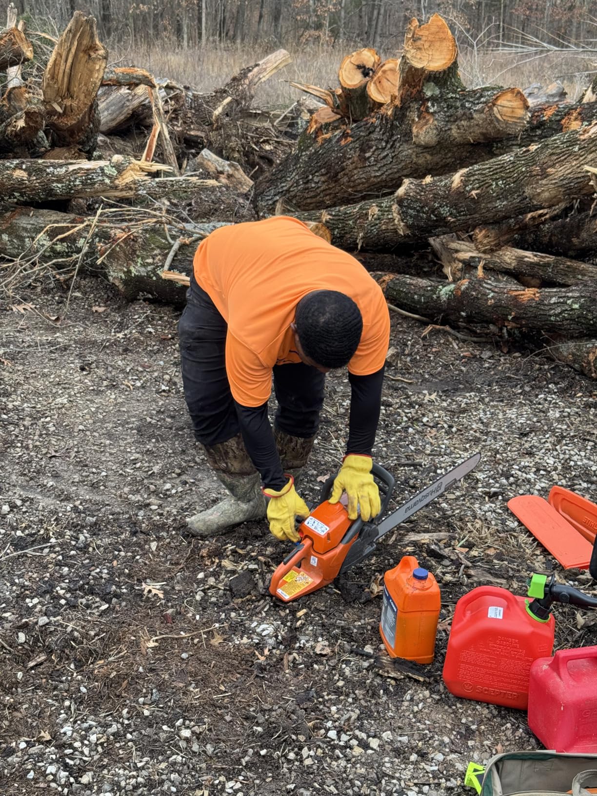 Husqvarna 460 Rancher Gas Powered Chainsaw, 60.3-cc 3.6-HP, 2-Cycle X-Torq Engine, 24 Inch Chainsaw customer photo 1
