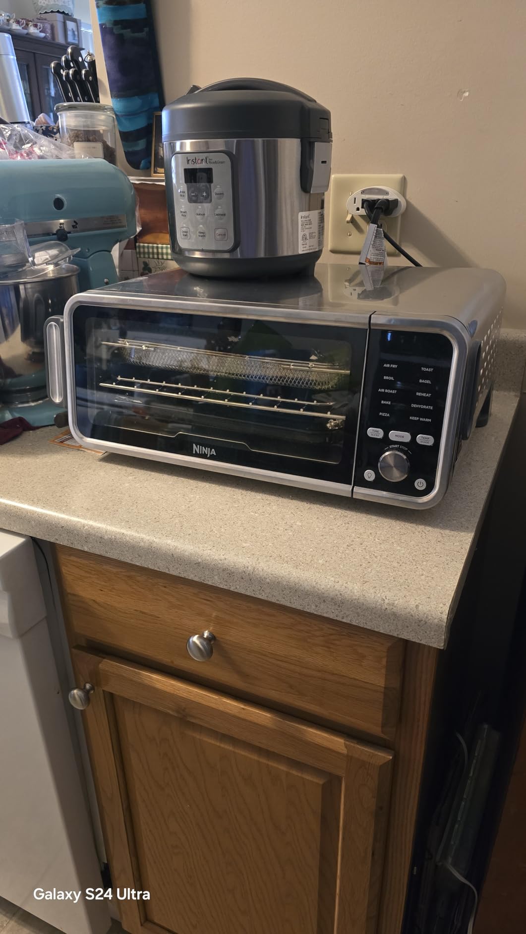 Ninja DCT401 12-in-1 Double Oven with FlexDoor, FlavorSeal & Smart Finish, Rapid Top Convection and Air Fry Bottom, Bake, Roast, Toast, Air Fry, Pizza and More, Stainless Steel customer photo 1