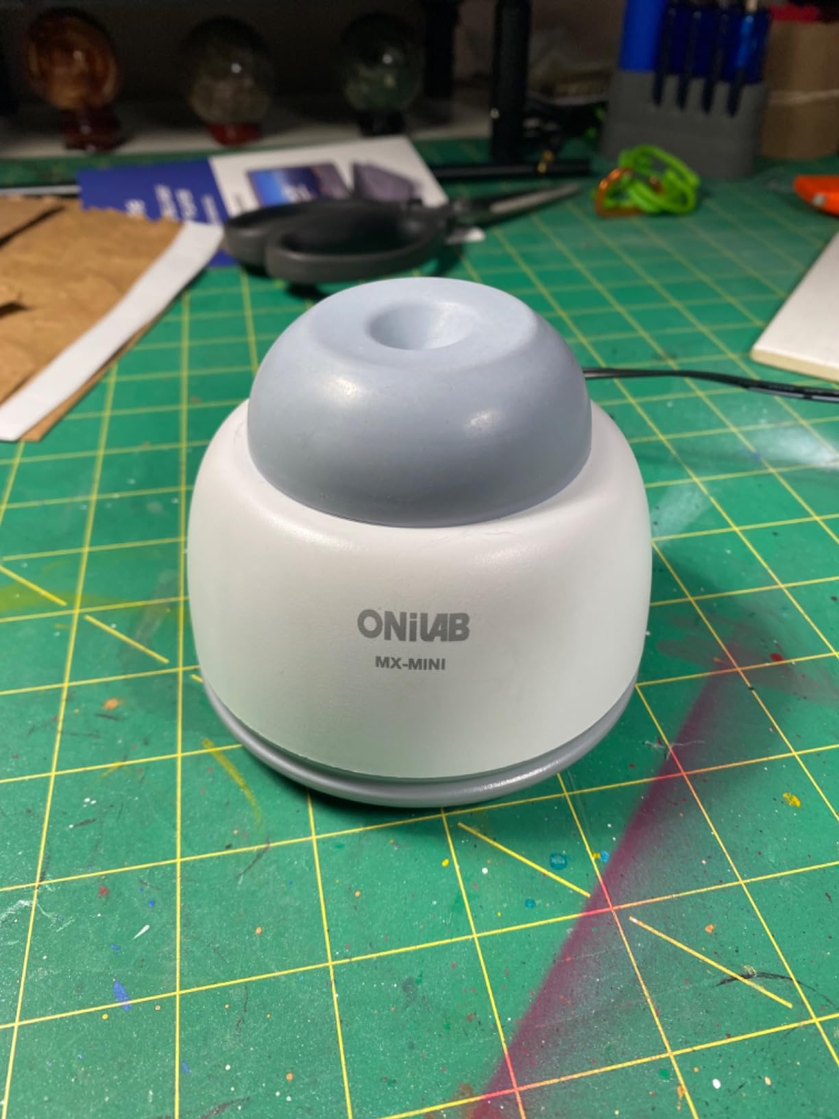ONiLAB Mini Vortex Mixer with Touch Function, Lab Mixing, Nail Polish,Tattoo Ink,Eyelash Adhesives and Acrylic Paints Mixing, Lab Vortexer for Centrifuge Tubes and Test Tubes,Green customer photo 1