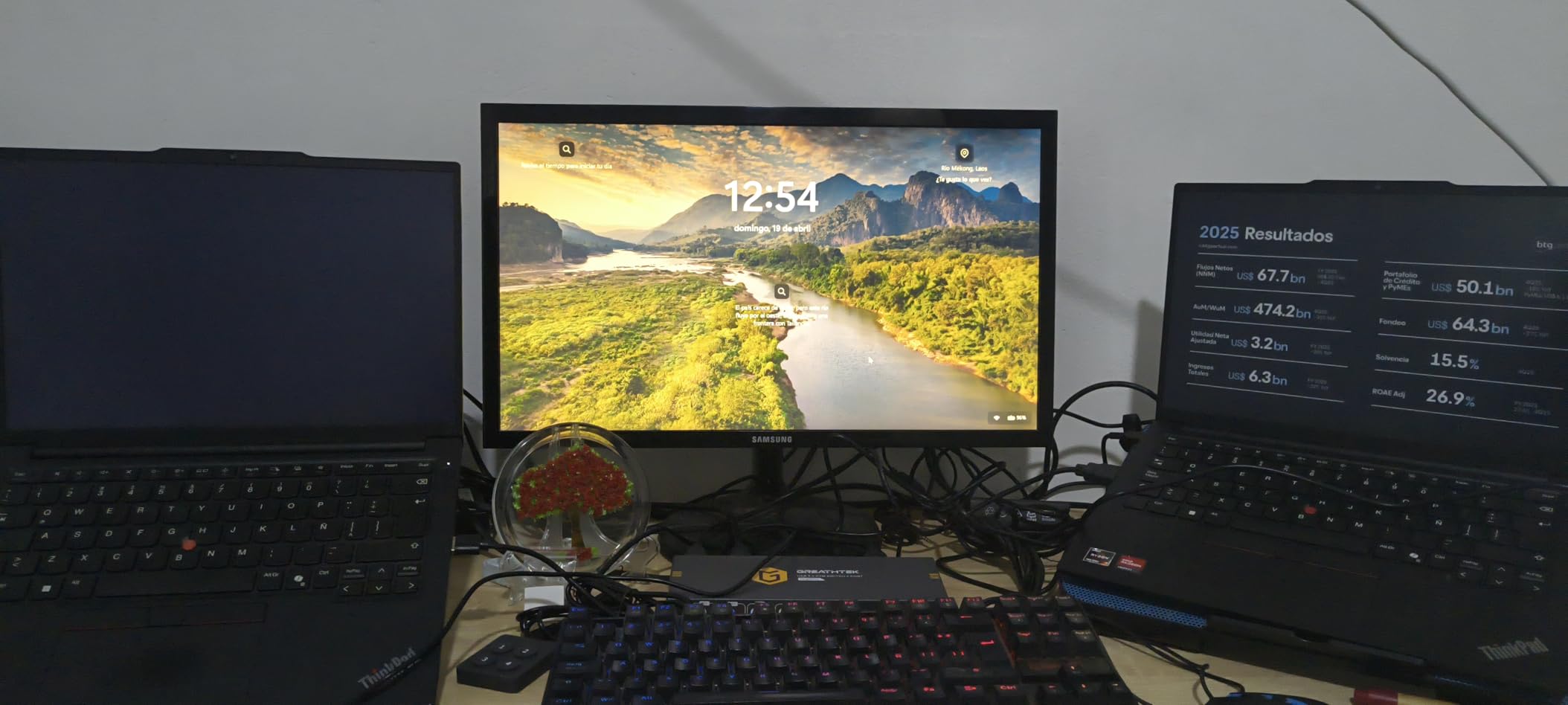 USB3.0 KVM Switch HDMI 4K@60Hz for 4 Computers Share 1 Monitor, KVM Switch 4 Port with 3 USB 3.0 Ports Share Keyboard Mouse, Support Button Switch, Plug and Play customer photo 1
