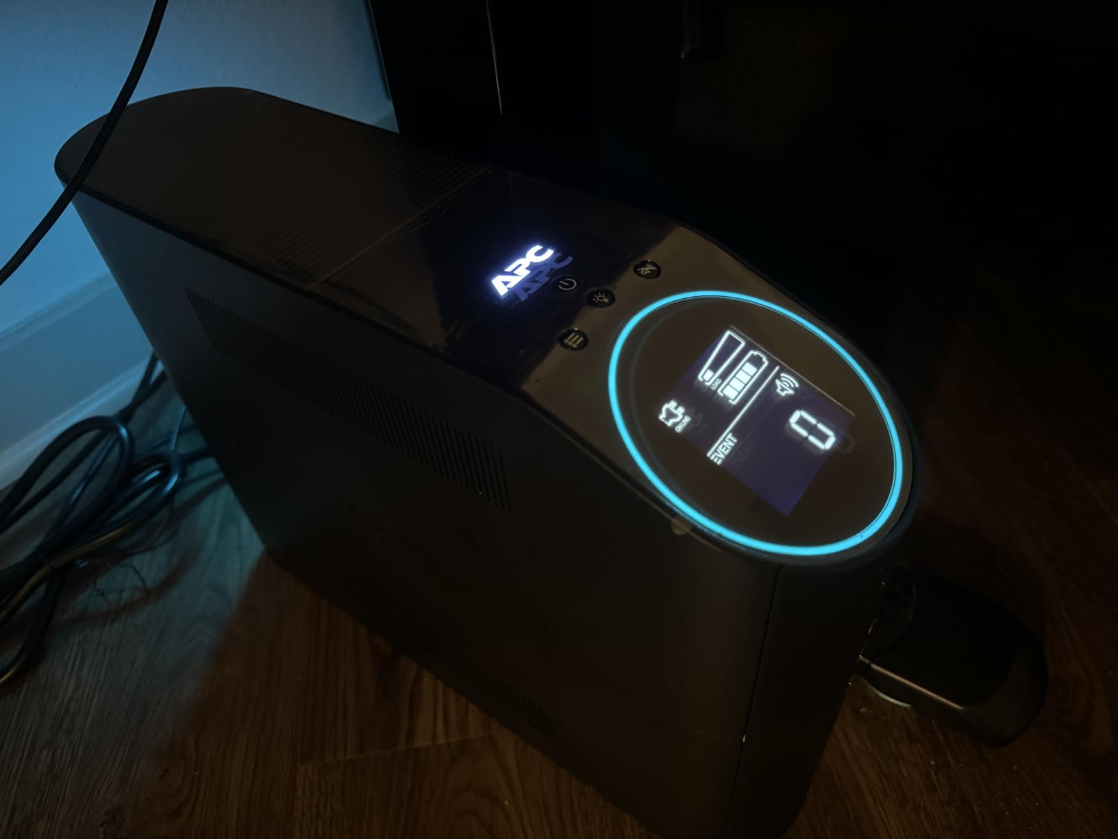 APC Back-UPS Pro Gaming UPS, 1500VA / 900W UPS Battery Backup Surge Protector, 10 Outlets, LCD, Sinewave, Type C Charger, BGM1500B-US customer photo 2