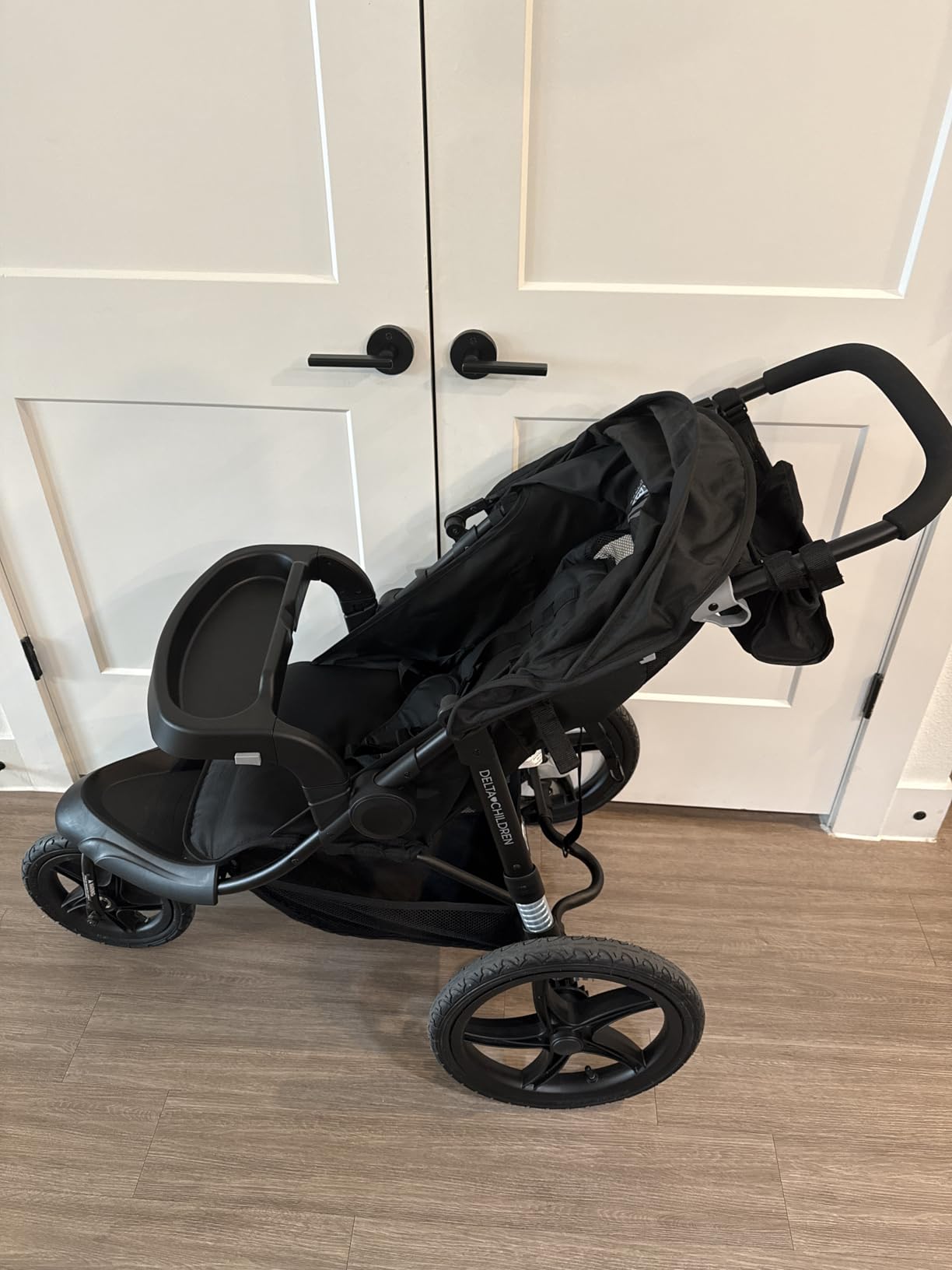Delta Children Apollo Jogging Stroller - Shock Absorbing Frame with Large Canopy & Recline, Black customer photo 2