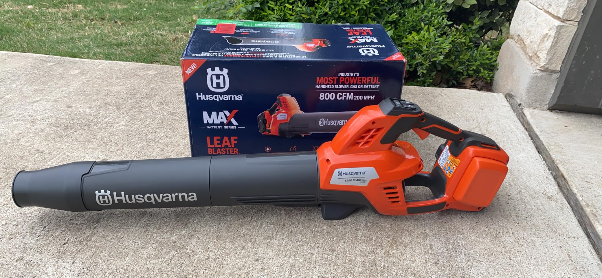 Husqvarna Leaf Blaster 350iB Battery Powered Cordless Leaf Blower, 200-MPH 800-CFM, Brushless Motor and Quiet Operation, 40V Lithium-Ion 7.5 Ah Battery and Charger Included, Gifts for Men, 970569904 customer photo 2