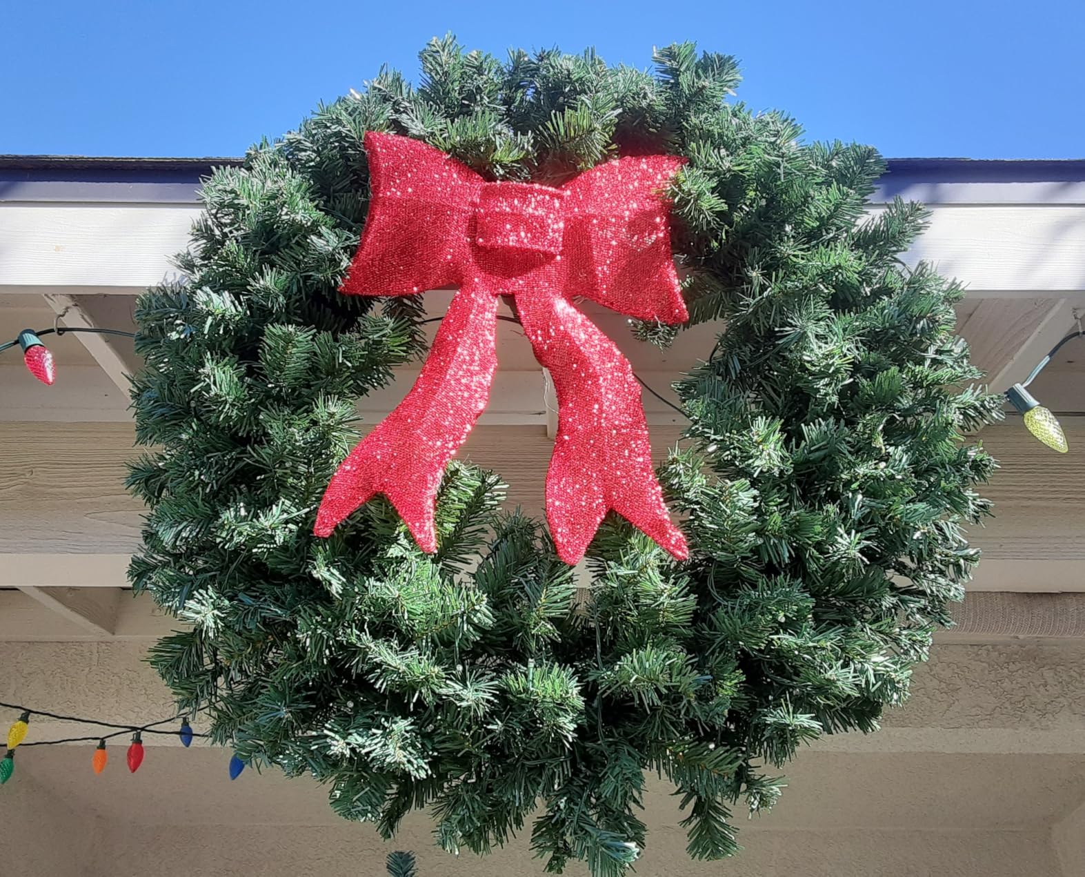 Best Choice Products 48in Large Artificial Pre-Lit Fir Christmas Wreath Holiday Accent Decoration for Door, Mantel w/Red Lighted Bow, 250 LED Lights, 714 PVC Tips, Power Plug-in customer photo 1