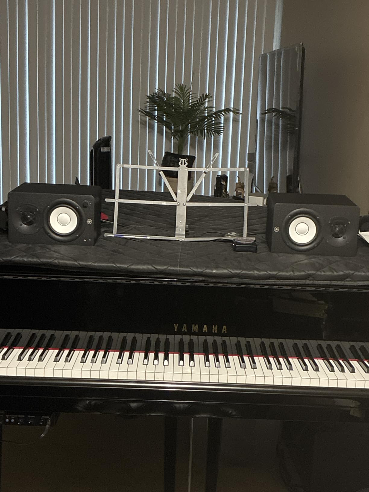 Yamaha HS4 Powered Studio Monitor in Black, Pair customer photo 1