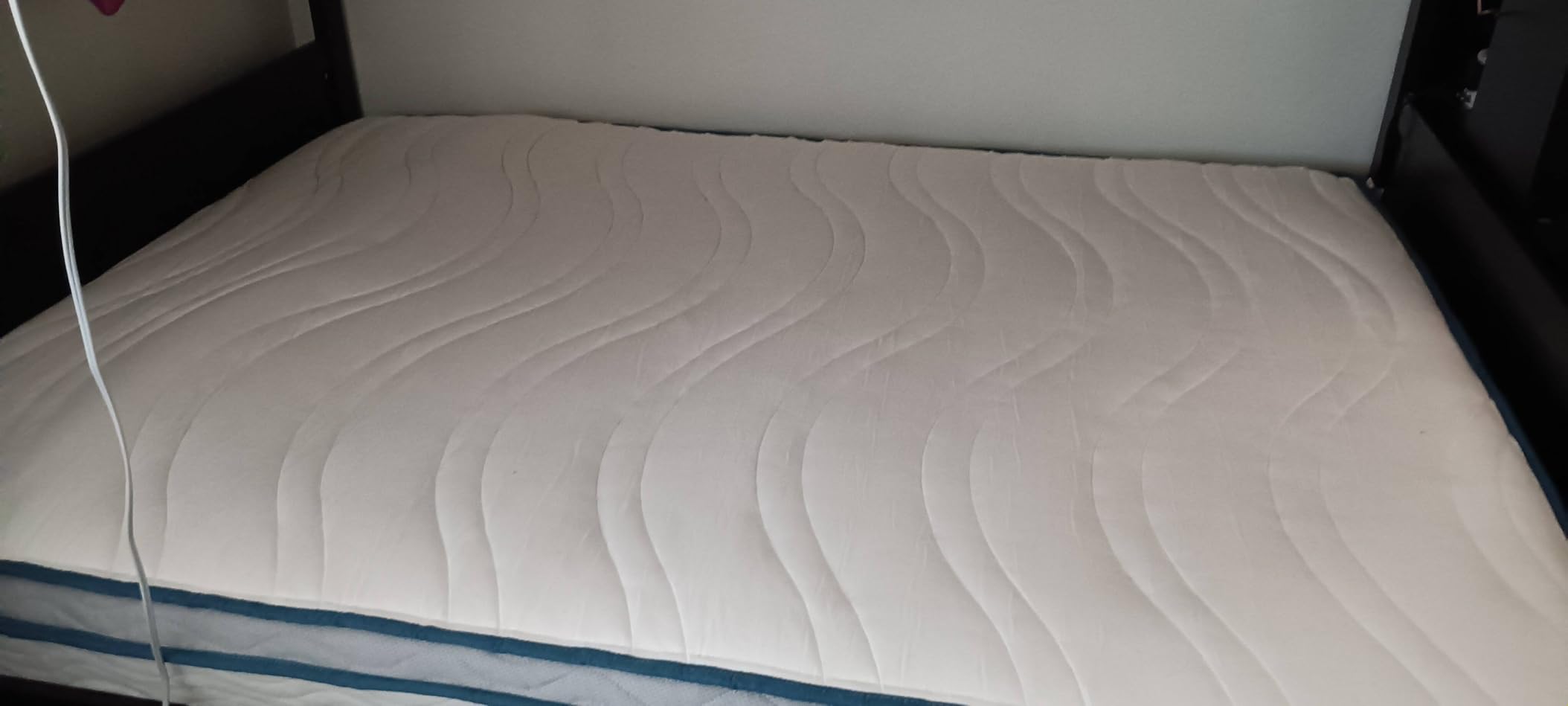 ZINUS 8 Inch Spring Sensation Hybrid Mattress [New Version], Medium Firm Feel, Fiberglass Free, Youth and Guest Bedroom, Mattress in A Box, Twin customer photo 2
