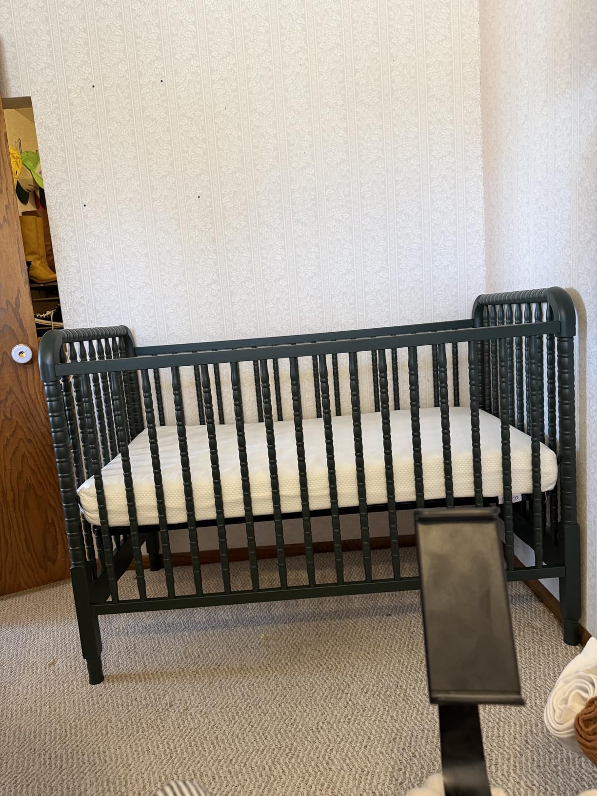 DaVinci Jenny Lind 3-in-1 Baby Crib Convertible - Forest Green customer photo 1