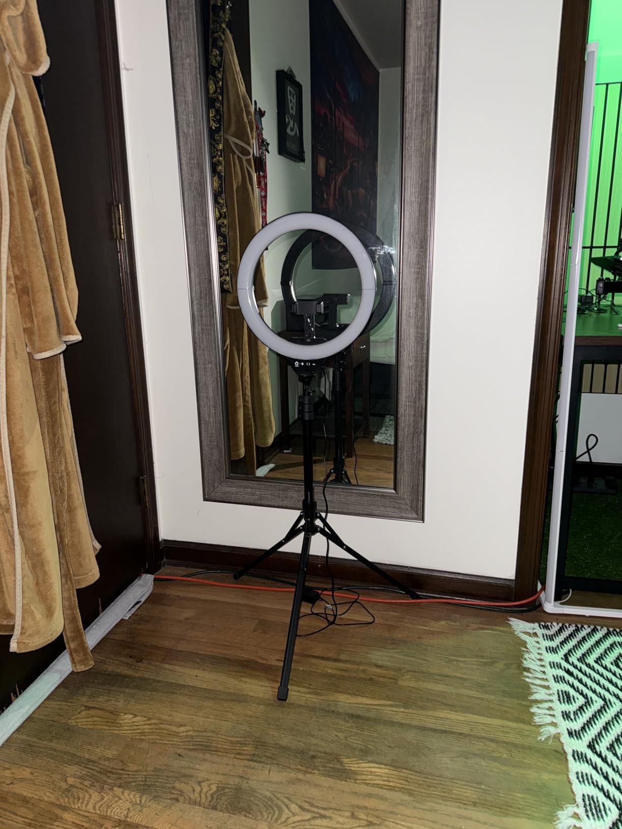 UBeesize 14'' LED Foldable Ring Light with 62'' Tripod Stand, Selfie Ring Light for Video Recording, Live Streaming, TikTok & YouTube, Compatible with iPhone & Android (Black) customer photo 1