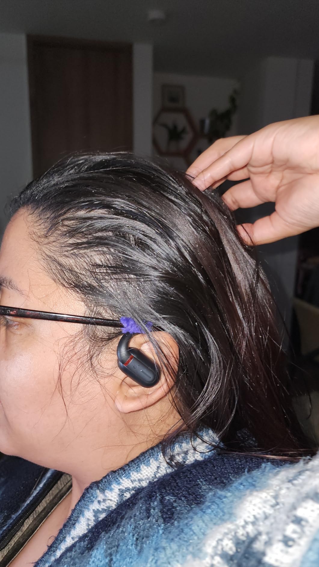 Soundcore by Anker V30i Open-Ear Headphones, Ultra-Comfort, Lightweight Design, Snug Fit, Ergonomic Ear Hooks, Robust Bass, 36H Playtime, Bluetooth 5.3, App Control, Clear Calls, Wireless Earbuds customer photo 1