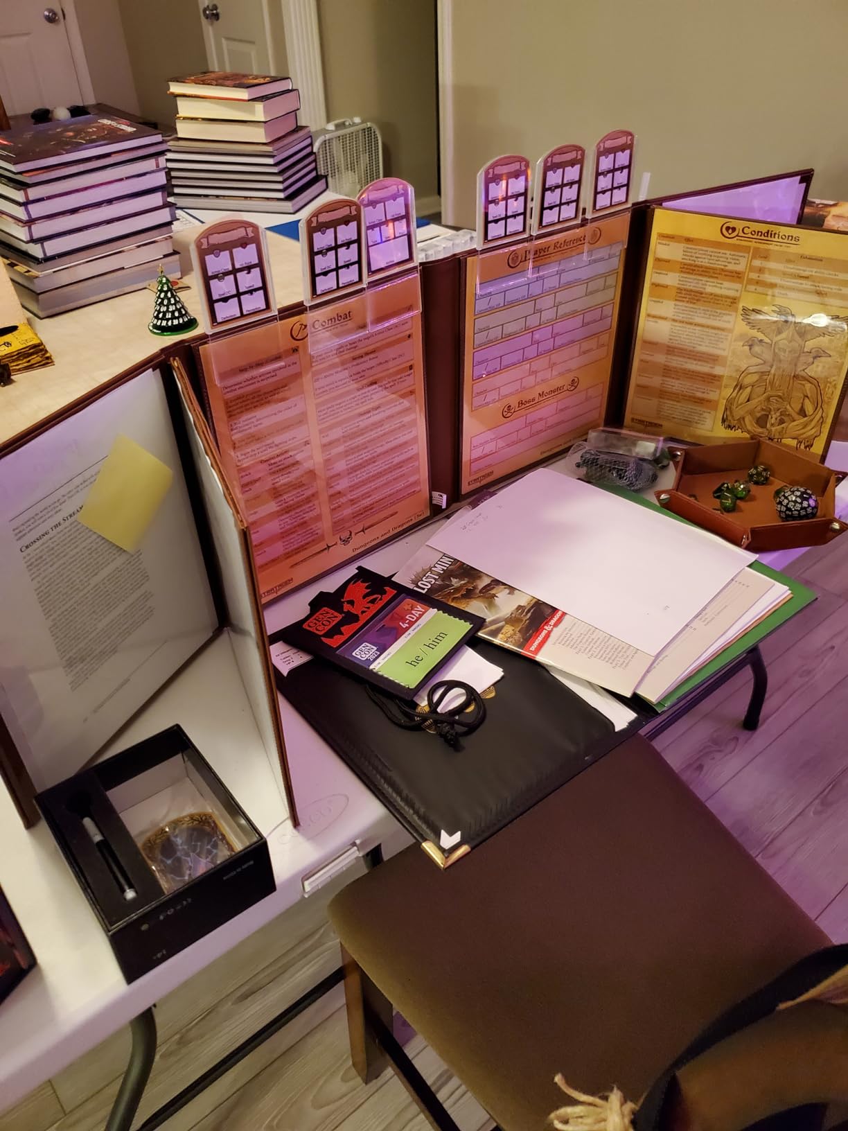 CASEMATIX DM Screen Faux Leather 8-Panel Deluxe GM Screen - Eight Panel Folding Dungeon Master Screen with 2 Swinging Panels and Wet Erase Pockets for TTRPGs, Inserts Not Included, Black customer photo 2