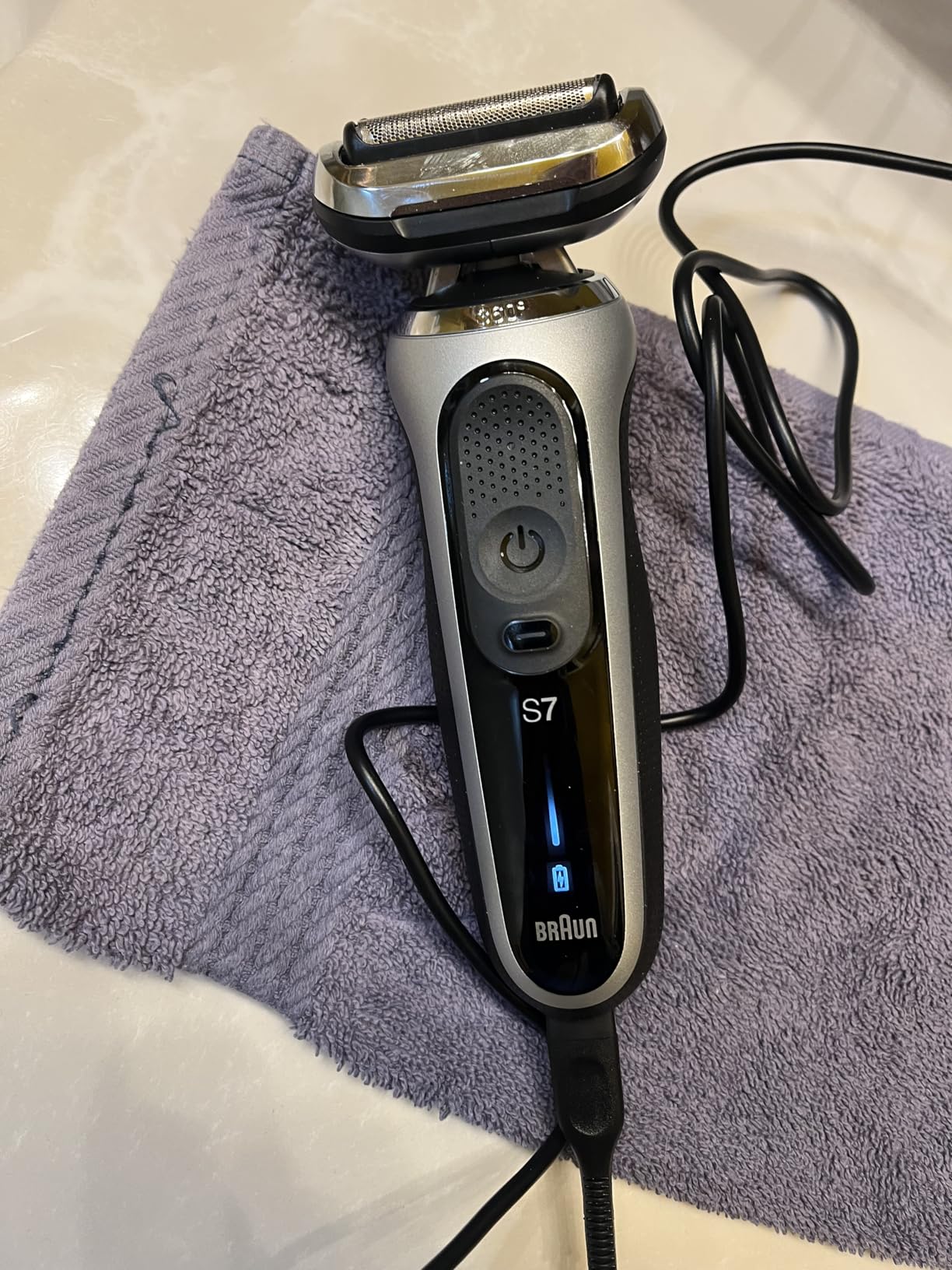 Braun Electric Shaver for Men, Series 7 7185cc, Waterproof, Wet & Dry Shave, Shaving Kit with SmartCare Center and Beard Trimmer, 3 Shave Modes, 60 Minute Battery Runtime, 10 Piece Set customer photo 2