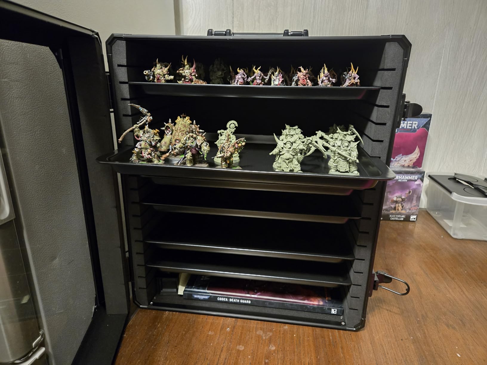 Miniatures Storage Case Miniatures Transport Case Aluminum Alloy Frame with Lock (X-Large Size) customer photo 1