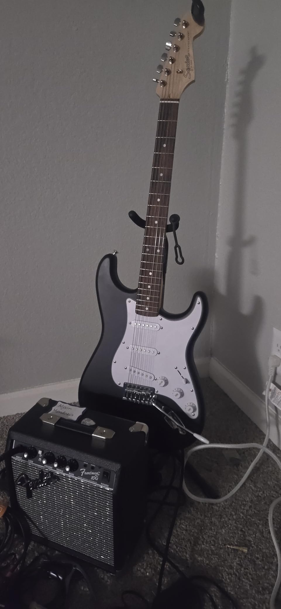 Fender Squier Debut Series Stratocaster Electric Guitar - Black customer photo 2