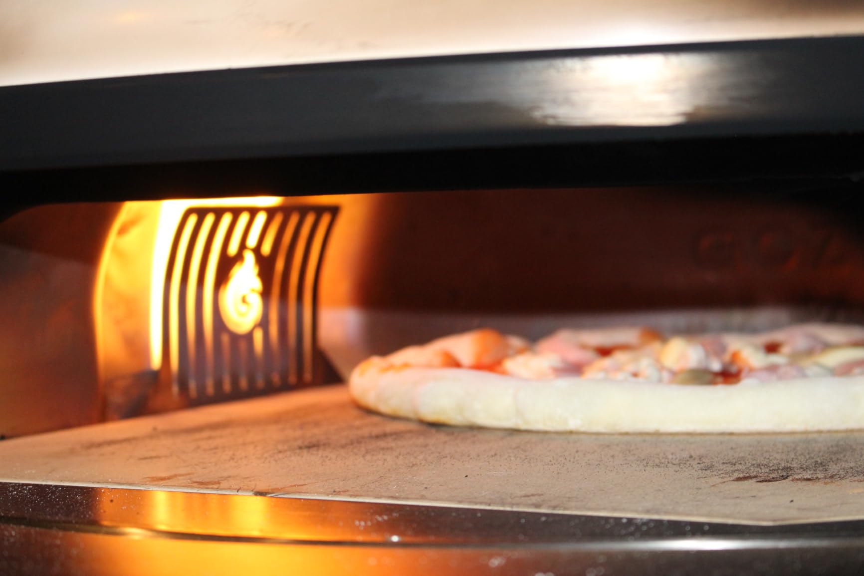 Gozney Arc XL Outdoor Pizza Oven, Propane Gas Pizza Oven, Precision Flame Control, Cooks 16