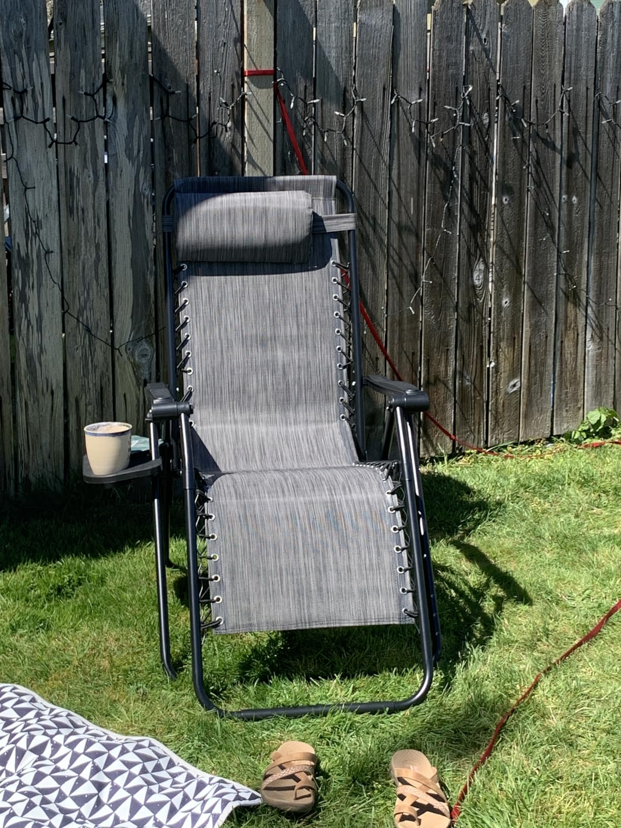 Sweetcrispy Zero Gravity Chairs, Set of 2 Portable Recliner Beach Camping Patio Outdoor Folding Lounge Chair with Cup Holder Trays and Adjustable Pillow for Poolside, Garden, Backyard, Lawn (Black) customer photo 2